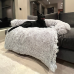 flexi fluffy hundeseng teppe fra hobbyhund brukerbilde i sofa str xl lys grå frost